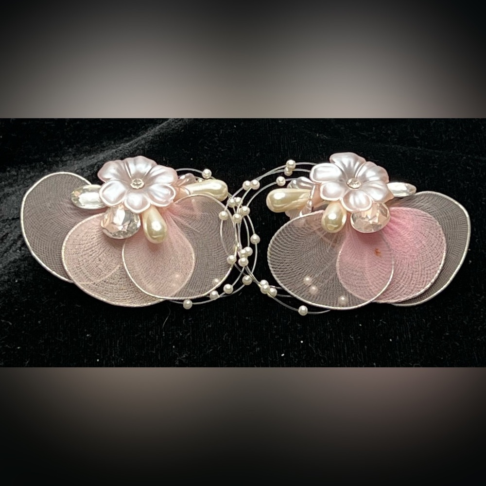 Vintage bridal fan earrings. - Picture 3 of 8